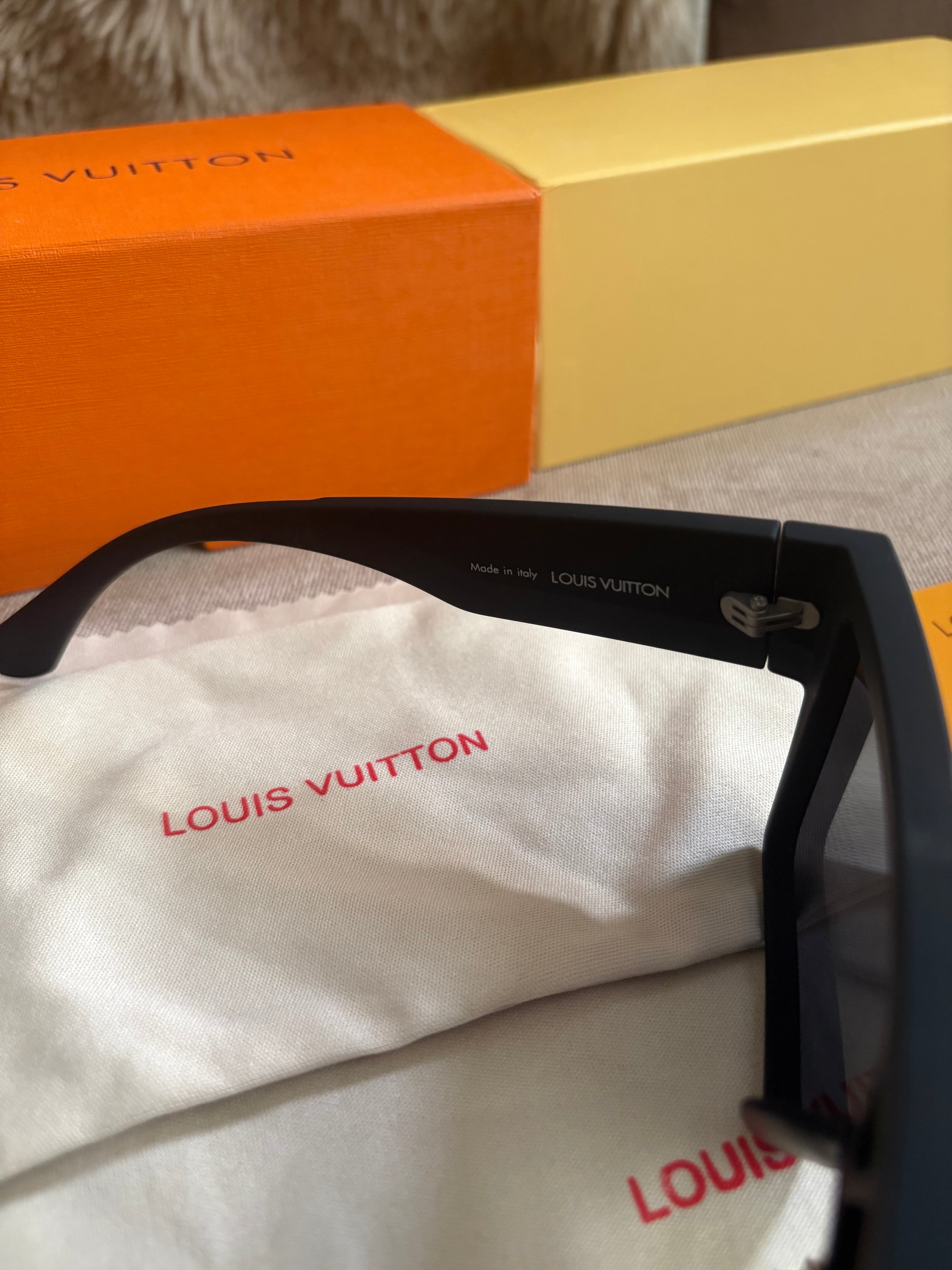 Louis Vuitton Cyclone Sunglasses Matte black