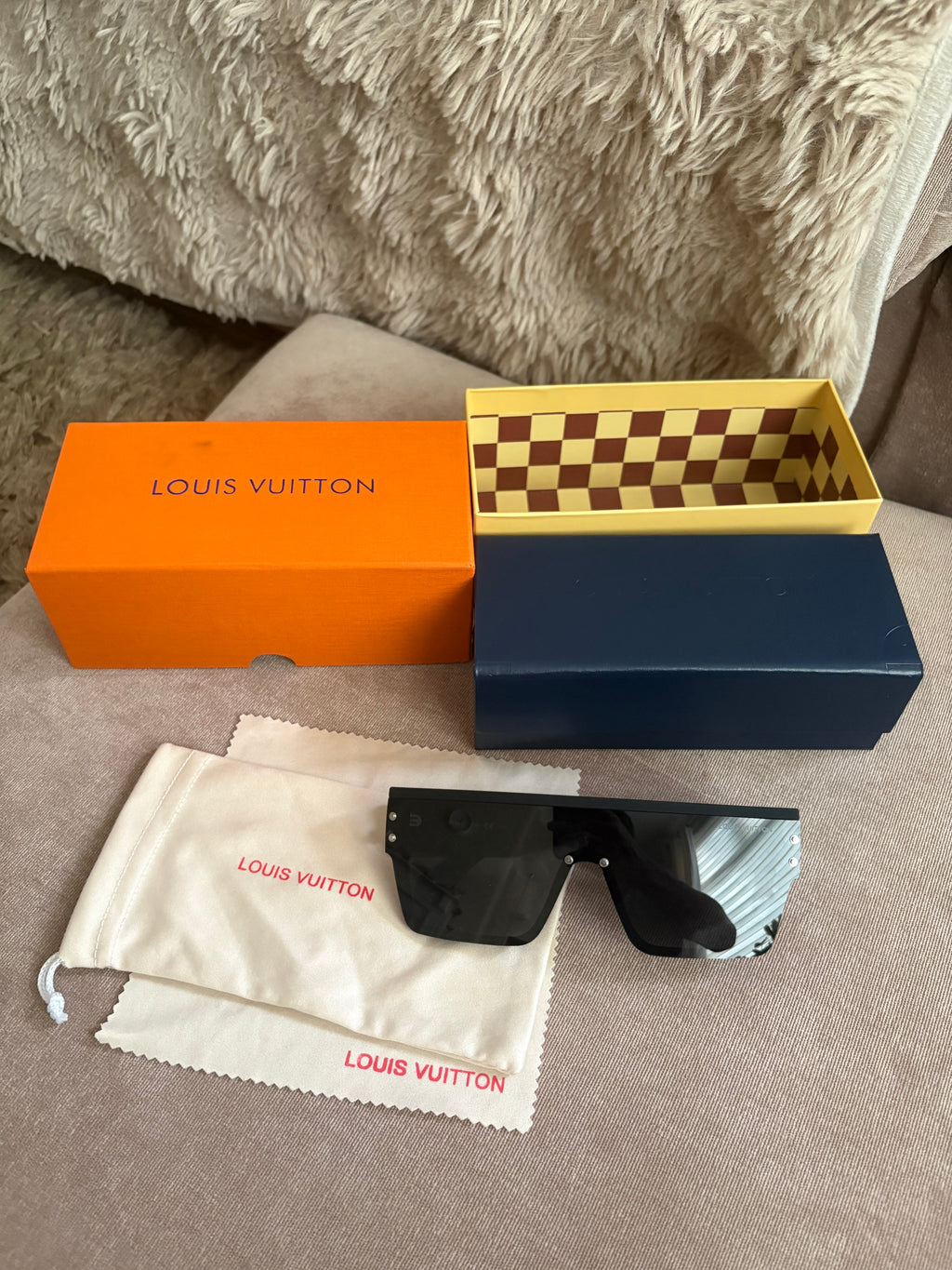Louis Vuitton Cyclone Sunglasses Matte black