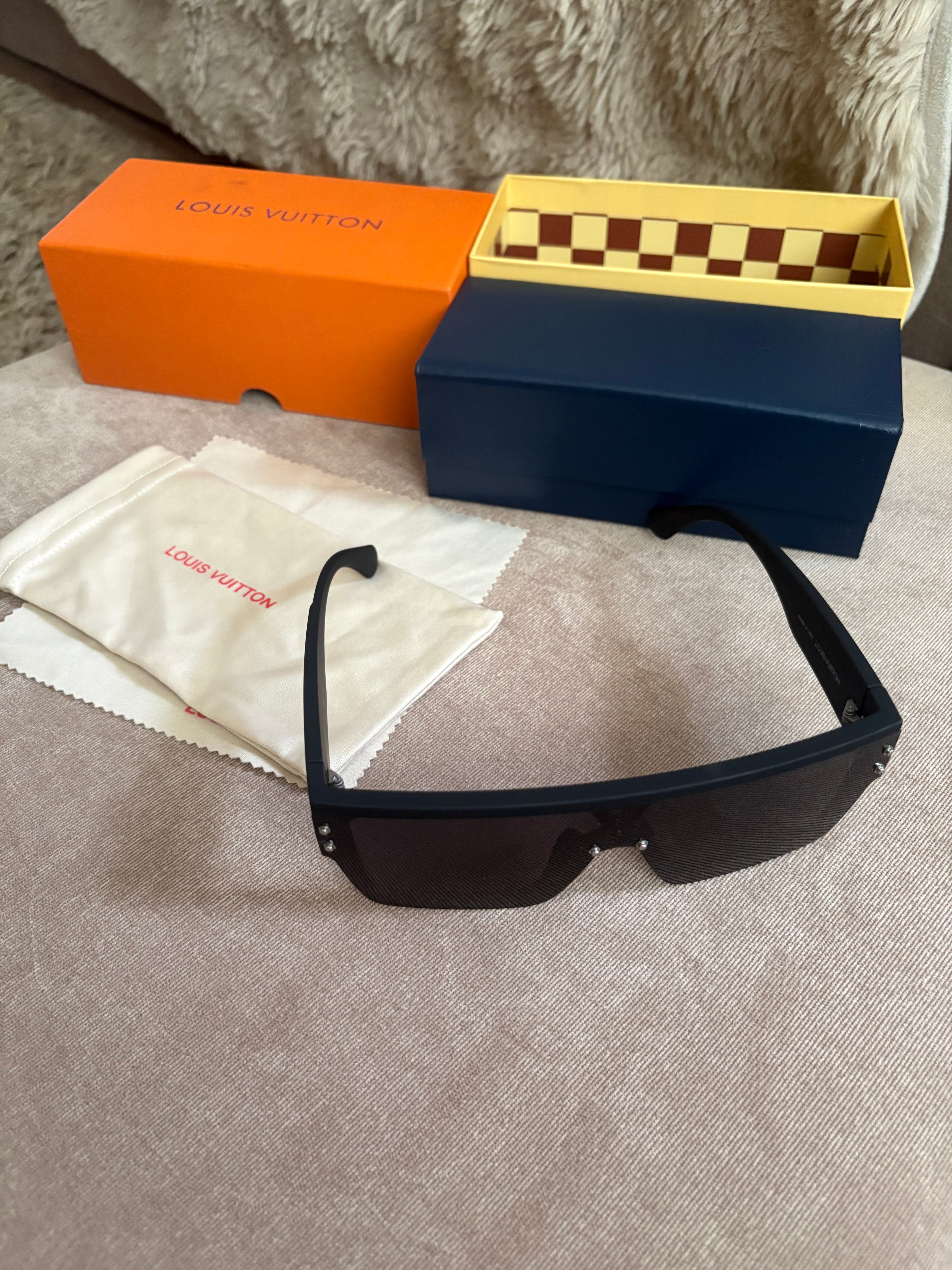 Louis Vuitton Cyclone Sunglasses Matte black