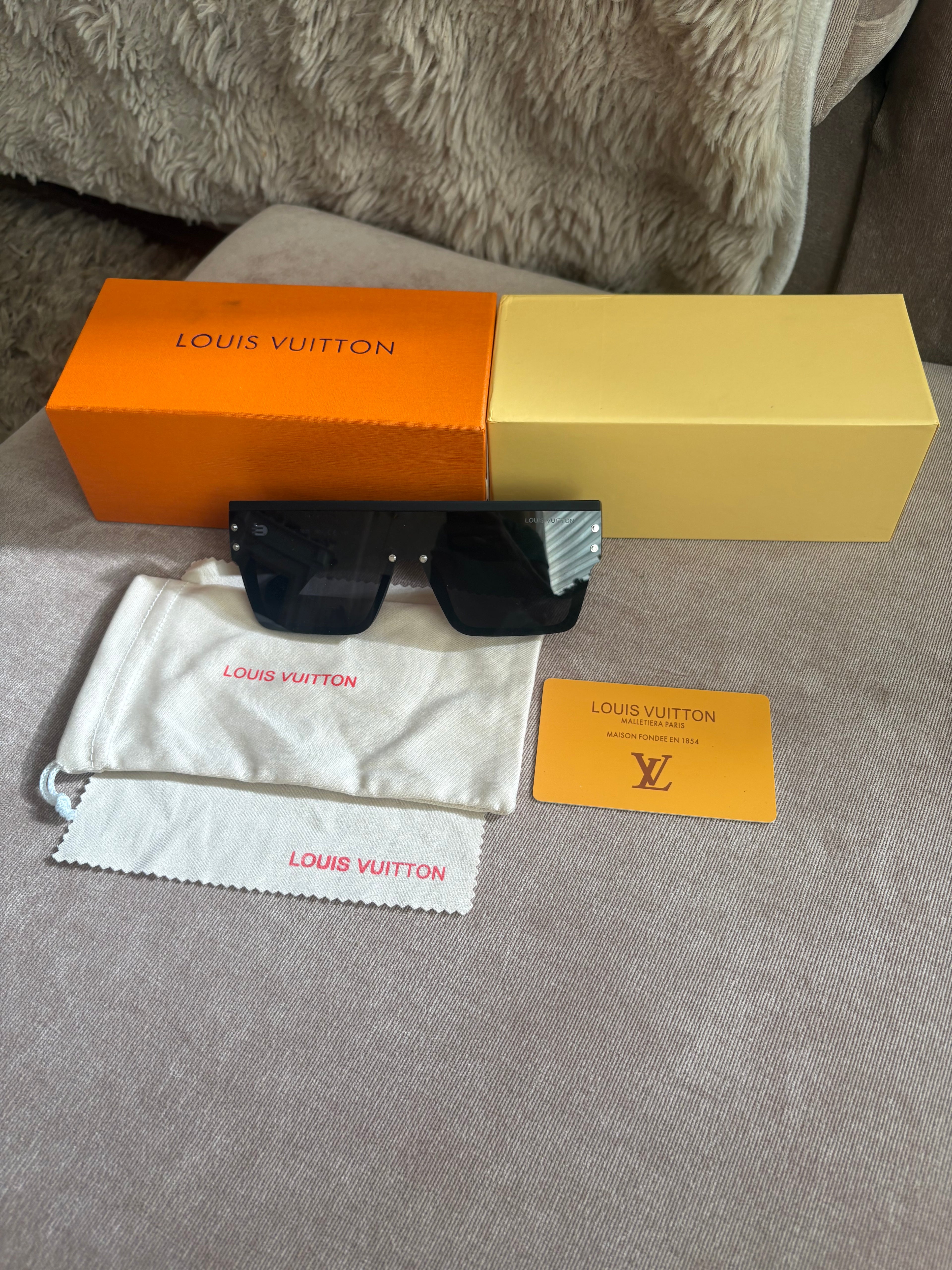 Louis Vuitton Cyclone Sunglasses Matte black