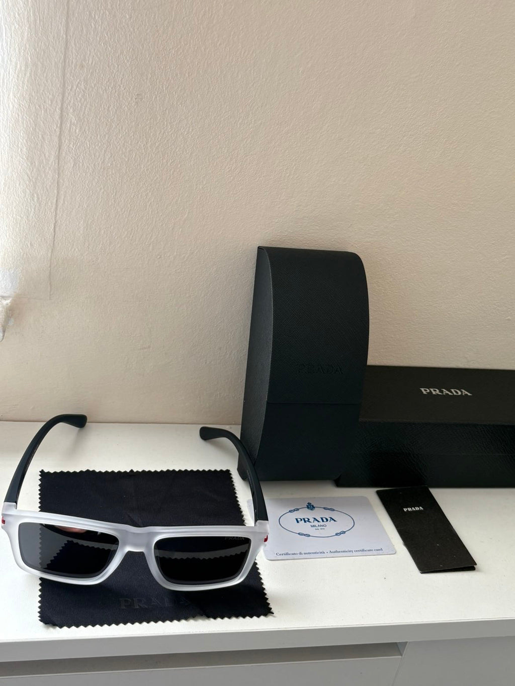 MENS PRADA SUNGLASSES