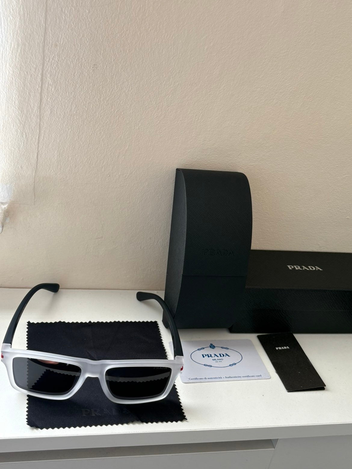 MENS PRADA SUNGLASSES